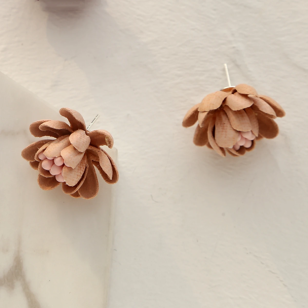 AOMU новая Корейская индивидуальная ткань цветок сладкий розовый серьги гвоздики для дня рождения подарки вечерние свадебные ювелирные изделия Букле D'oreille - Окраска металла: B
