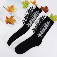 Женские черно-белые носки с буквенным принтом, хлопковые теплые милые забавные милые модные повседневные носки в Корейском стиле