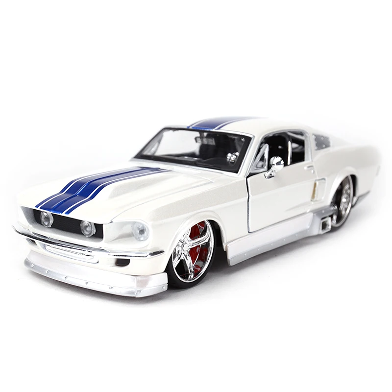 Спортивный автомобиль Maisto 1:24 1967 Ford Mustang GT статические литые автомобили