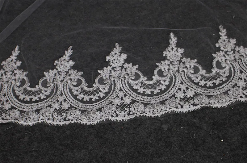 2019 Long Cathedral Wedding Veil Lace Appliqued Edge 3*1.5M Length One Layer Bridal Veil With Comb 2019 Long Cathedral Wedding Veil Lace Appliqued Edge 3*1.5M Length One Layer Bridal Veil With Comb