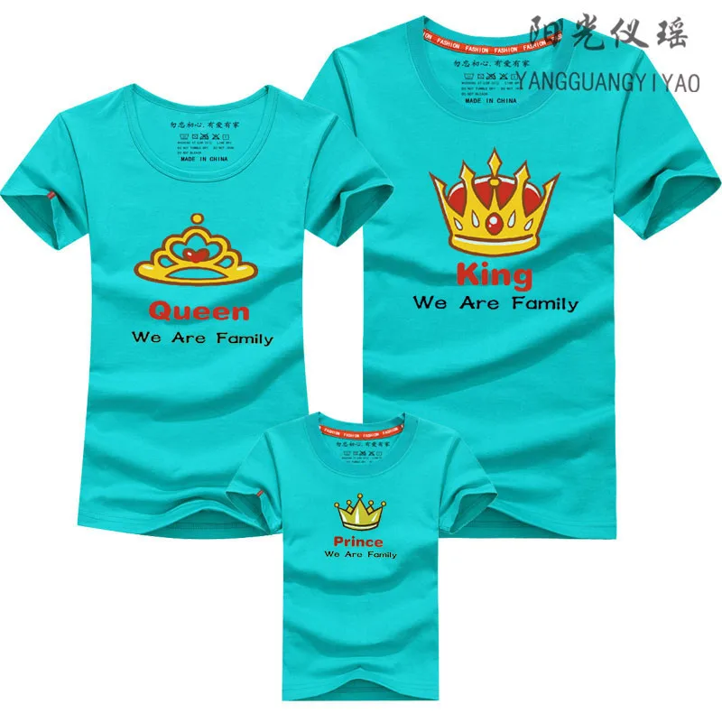Father Mother Daughter Son Crown T shirt Family Matching Clothes Outfits Look Daddy Mommy and Me Baby Dress King Queen Princess