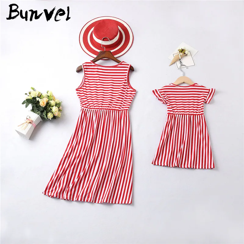 Bunvel/одинаковые комплекты для семьи; платья в красную полоску для мамы и дочки; платья для малышей; платье для мамы и дочки; сезон весна-лето