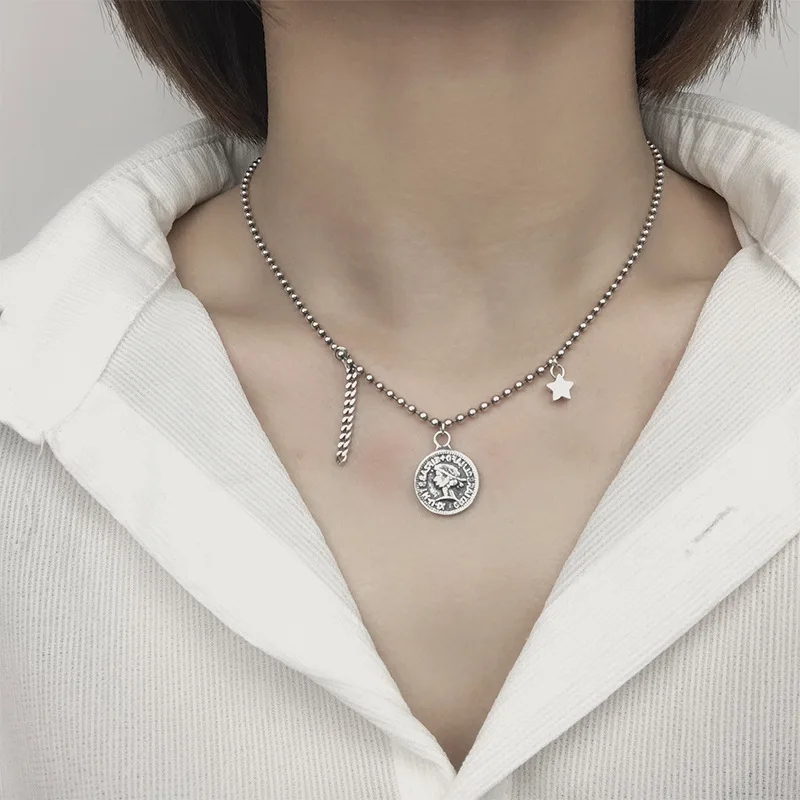 

Women 925 Sterling Silver Portrait Pendant Necklace Creative Five-pointed Star Retro Simple Necklace Ladies Gift