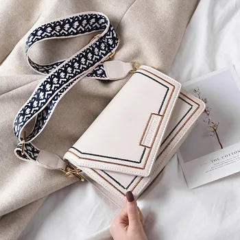 

2020 new women's shoulder bag Korean color matching bag small bag leisure shopping messenger bag all round chain small square