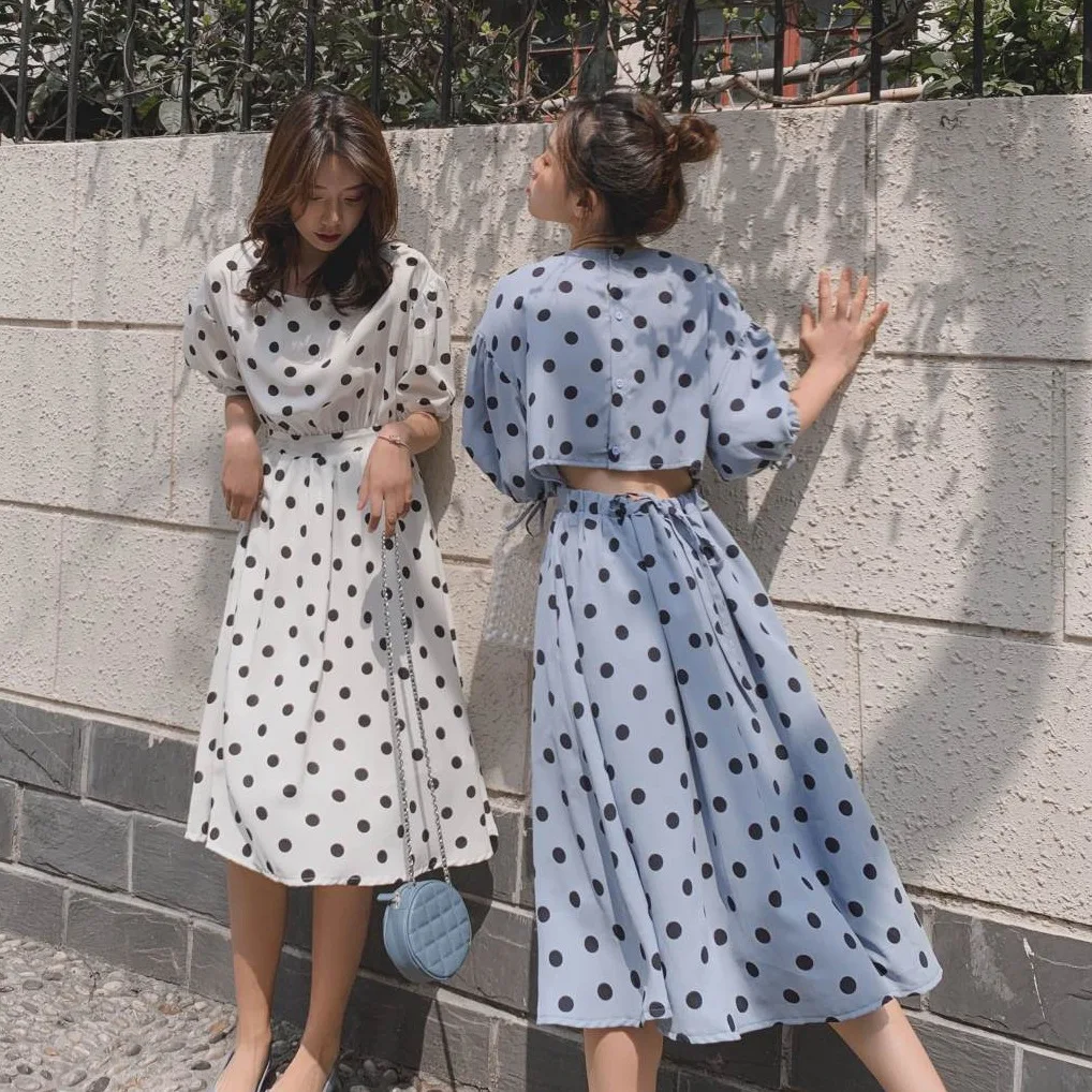 

Photo Shoot CHIC French Western Style Charade Back Cutout-Waist Mid-length Crew Neck by Age Waist Hugging Polka Dot Dress Women'