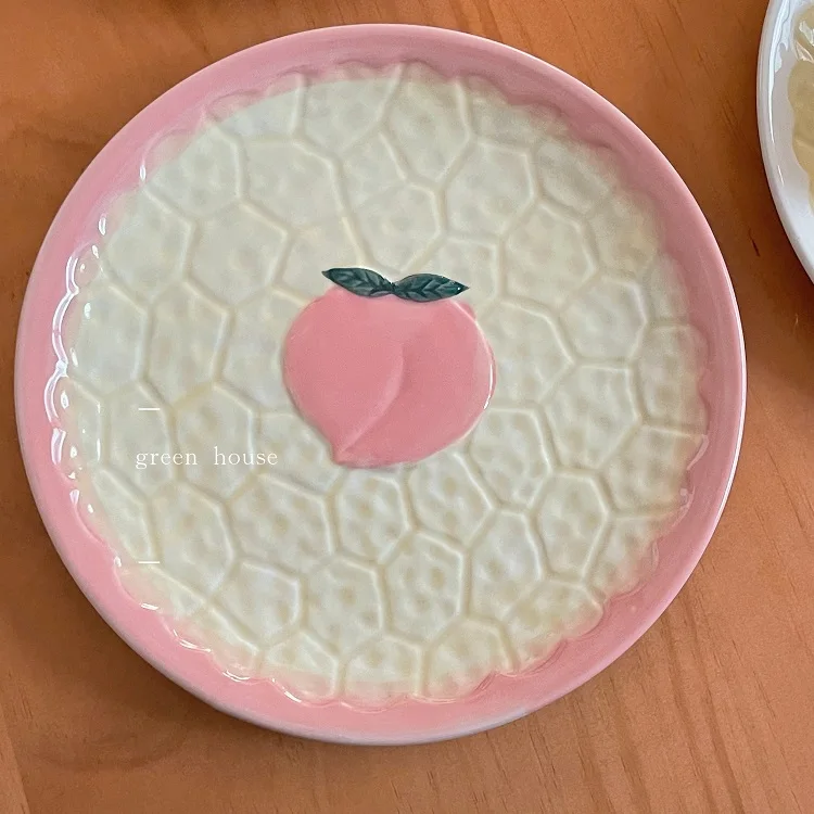

Korean Ins Hand-Painted Peach Strawberry Relief Plate Dinner Plate