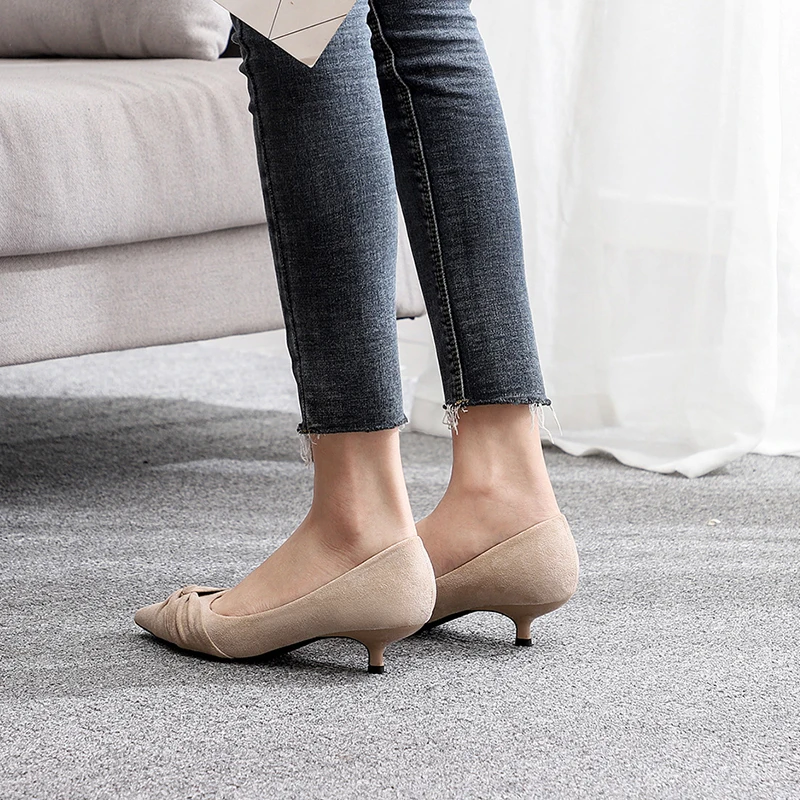 ladies heels 2019 pointed low heel red shoes women high heels 3cm wedding shoes bride low heel stiletto heels sexy Mid-heeled ladies heels 2019 pointed low heel red shoes women high heels 3cm wedding shoes bride low heel stiletto heels sexy Mid-heeled