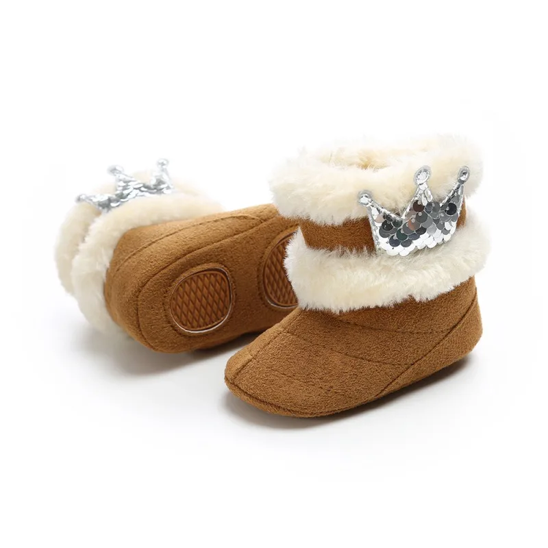 Зимние хлопковые ботинки для маленьких мальчиков и девочек; милые однотонные ботинки для первых шагов; теплые удобные кроше вязаный флисовый ботиночки