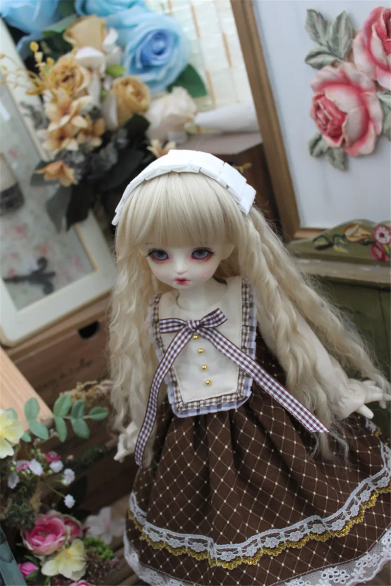 

BJD Doll Clothing suitable for1/3 1/4 1/6 Blythes Size Dark Brown Vintage Suit Fashion Doll Accessories (Skirt + Tiara)