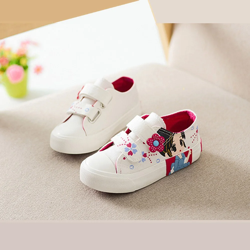 Обувь для девочек; парусиновая обувь; белые кроссовки с противоскользящей функцией для пикника; красивая девушка