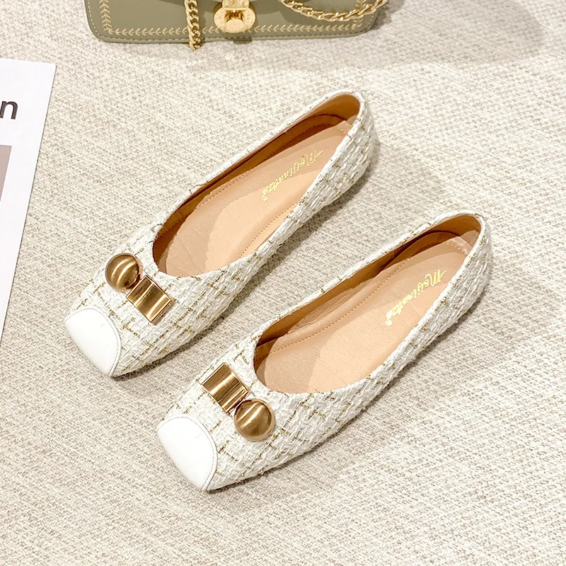 Women's 2020 New Flat Shoes Women's Square Head Moccasin-Gommino Women's Soft Bottom Large Size Women's Shoes