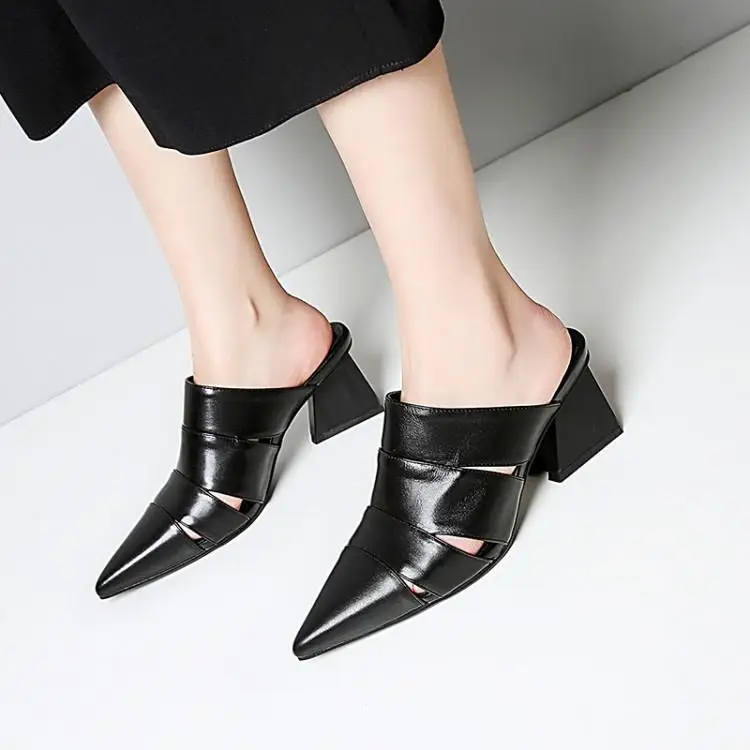 

Designers Black White Leather Slippers Women Pointed Toe High Square Heels Ladies Slingbacks Chic Fretwork Upper Womens Shoes
