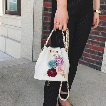 

Leather Drawstring Small Crossbody Bags With Chain handbag Handmade Pearl Leaves Decals Shoulder Bag For Women 2019 Handbag