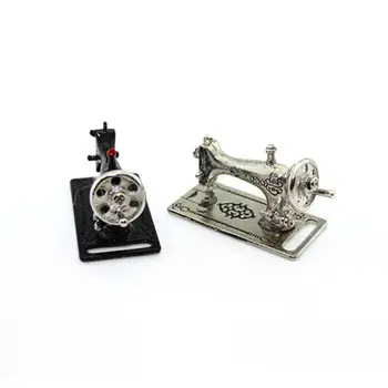 

1/12 Miniature Table Sewing Machine Head Doll House Simulation Furniture Toys Vintage Retro Dollhouse Decor Gift Accessories