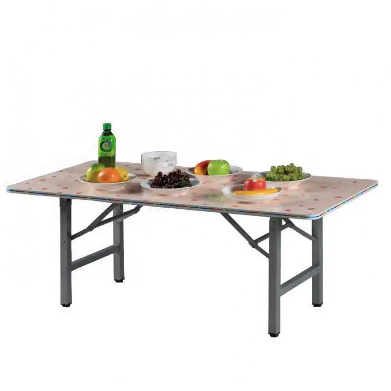 Простой прямоугольный складной стол и 6 небольших домашних хозяйственных единиц