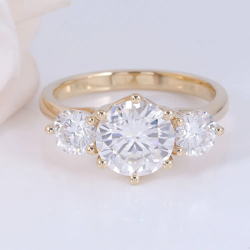 three-stone-moissanite-engagement-ring (2)