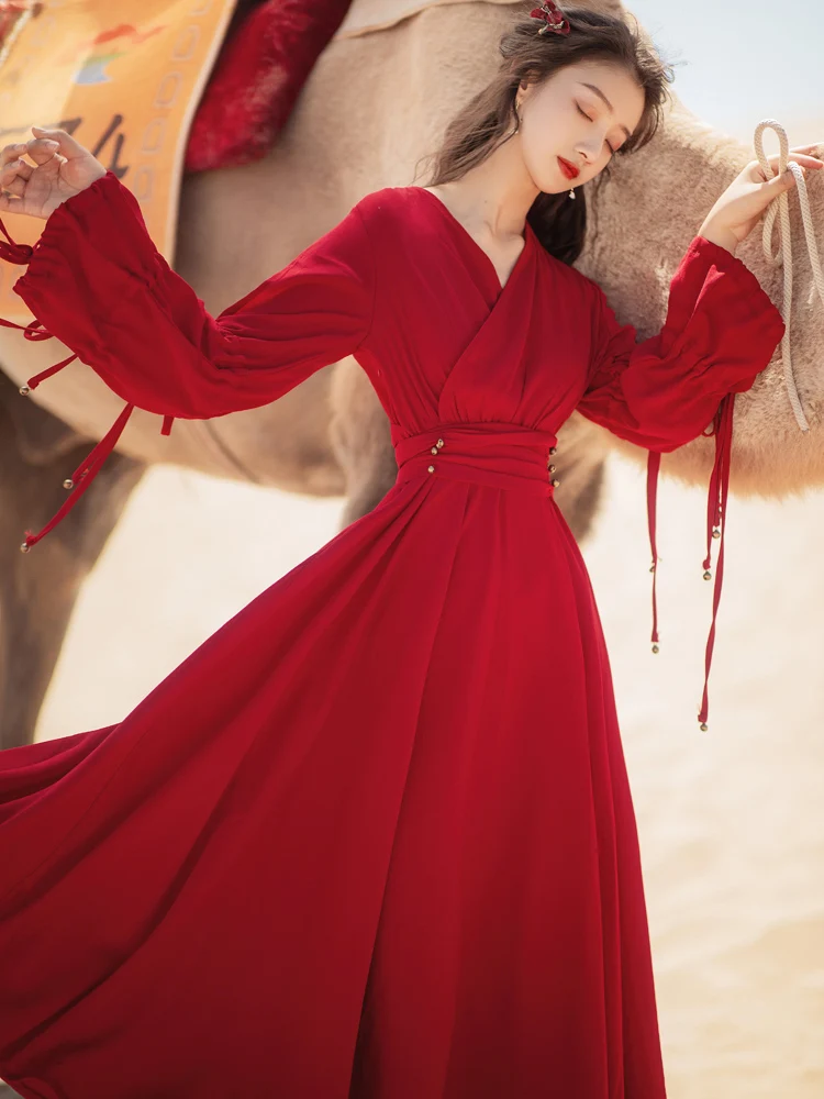 French palace restoring ancient ways long-sleeved dress female autumn new fund, red waist desert dress in yunnan