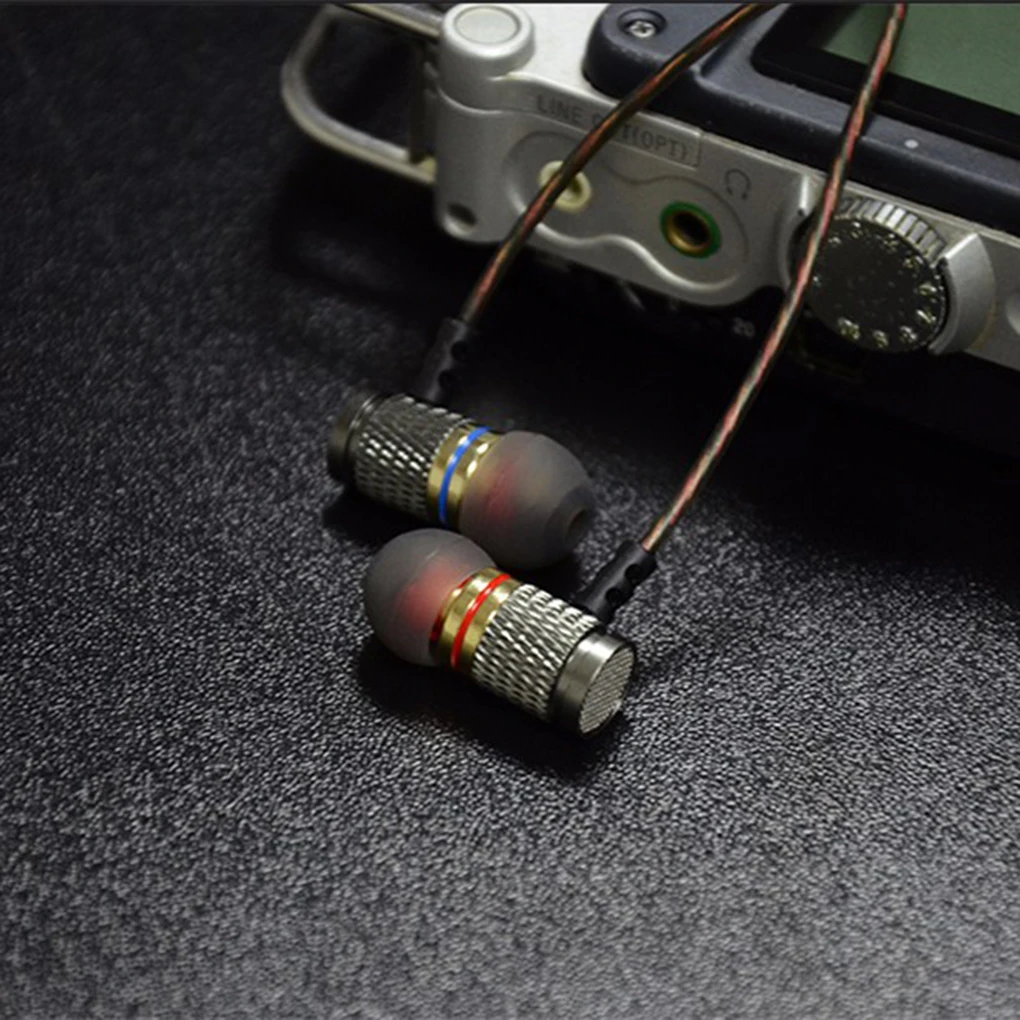 1pcs With microphone Straight inserted In ear Eardphone 1 Auricular Good Bass Headset Metal In Ear Earphone Earbud