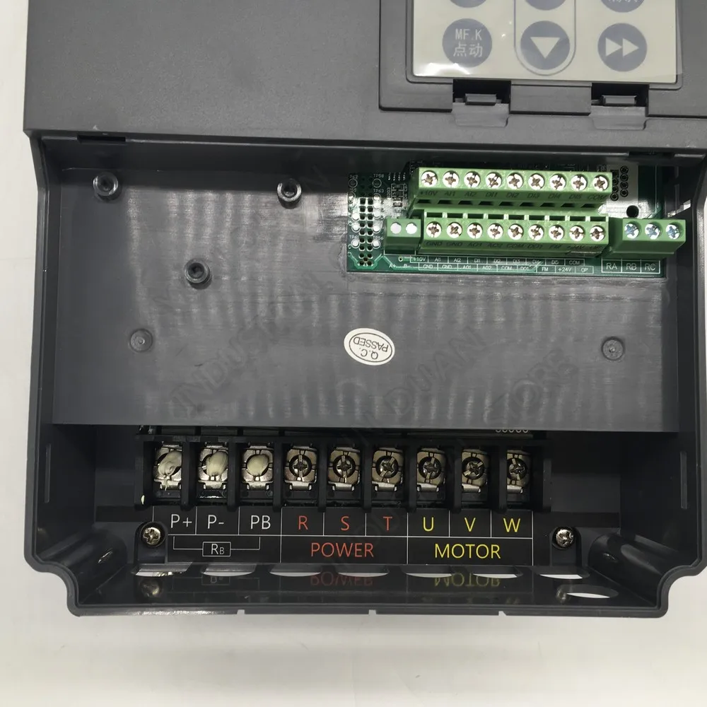 Мотор шпинделя с водяным охлаждением 4.5KW Комплект AC 380V 3PH 6HP 24000rpm 5.5KW VFD Шпиндельный инвертор держатель насоса ER20 цанговый комплект