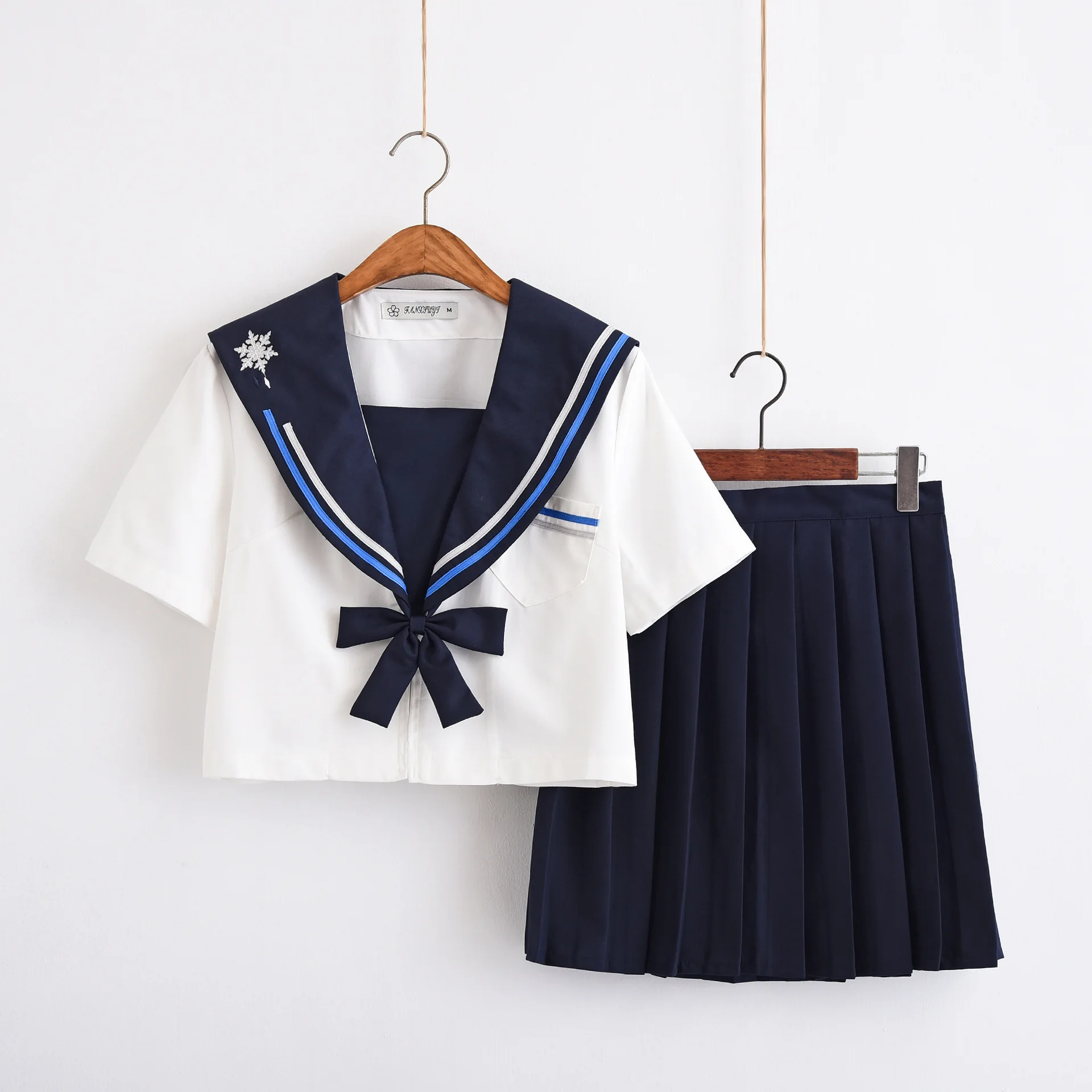 Japanese School Dress Uniforms Sailor Suit Cosplay Snowflake Embroidery School Uniform For Girls Students Anime Pleated Skirt - Цвет: Short-sleeved suit