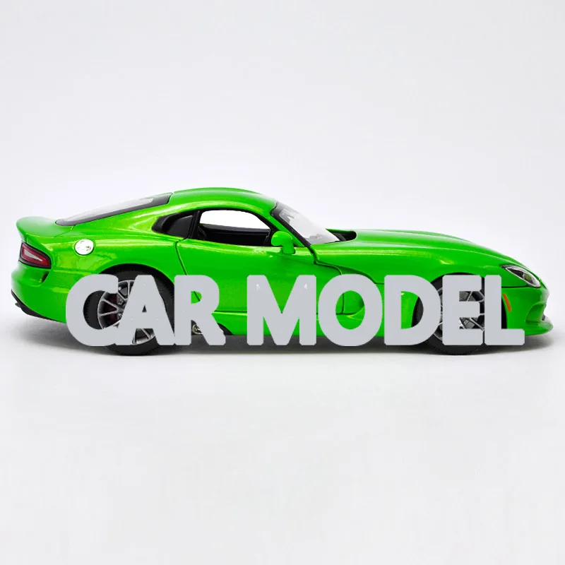 1:18 Масштаб сплава игрушечных транспортных средств 2013 SRT Viper GTS модель автомобиля детских игрушечных автомобилей авторизованный игрушки для детей