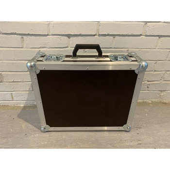 

Snc17-2199 case for 8 microphones with compartment for switching, safeincase