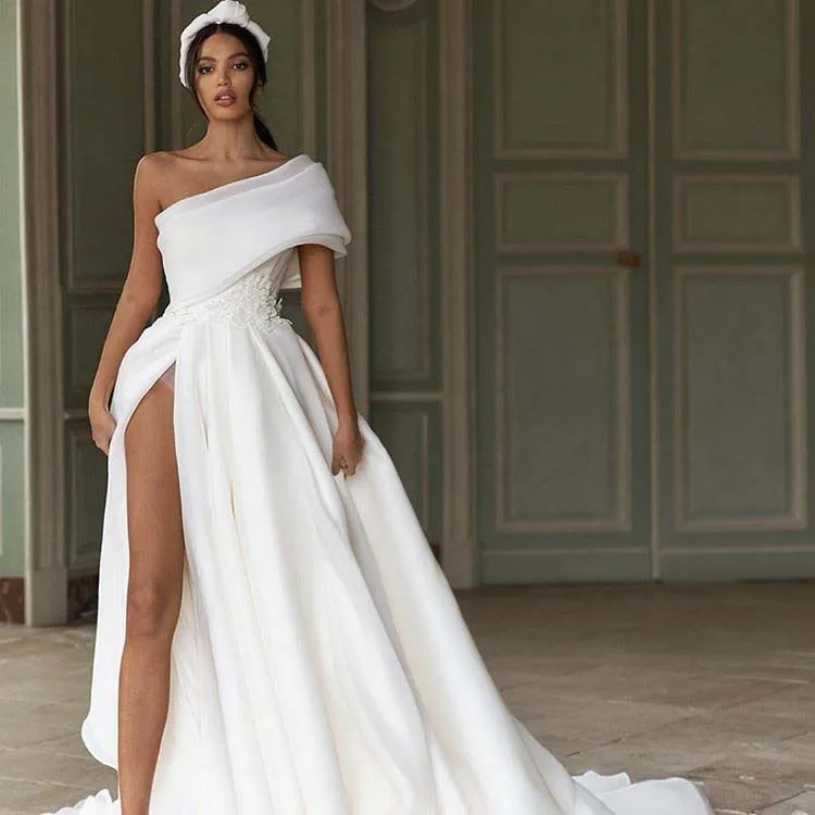 

HL Vestidos De Novias One Shoulder Pleated Appliqued Beaded 3D Flowers High Slit Thigh Wedding Dresses