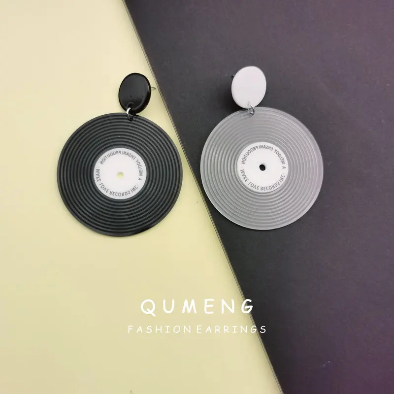 QUMENG винтажные корейские Черные виниловые акриловые серьги для женщин уникальные