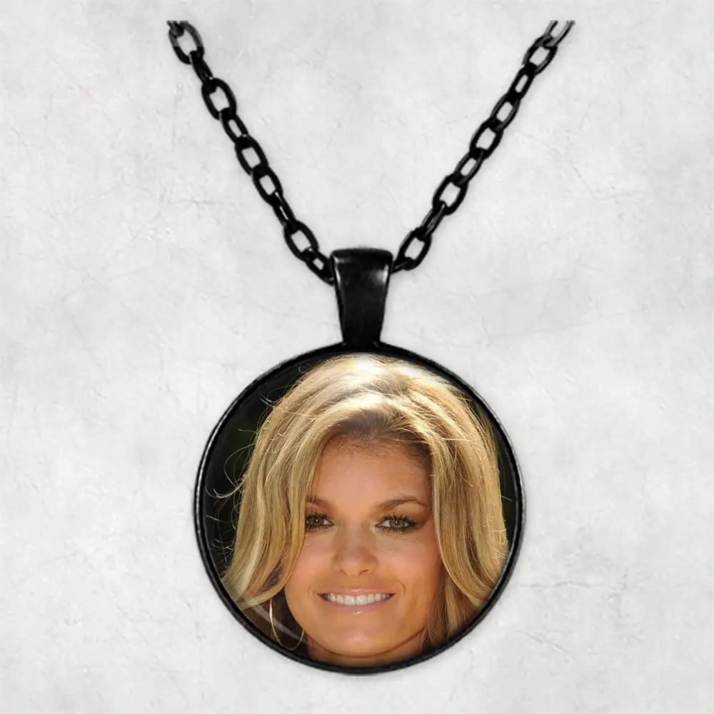 

Marisa Miller Personalised Photo Necklace Picture Jewelry necklaces pendants Circle Photo Locket Memorial Photo Gift
