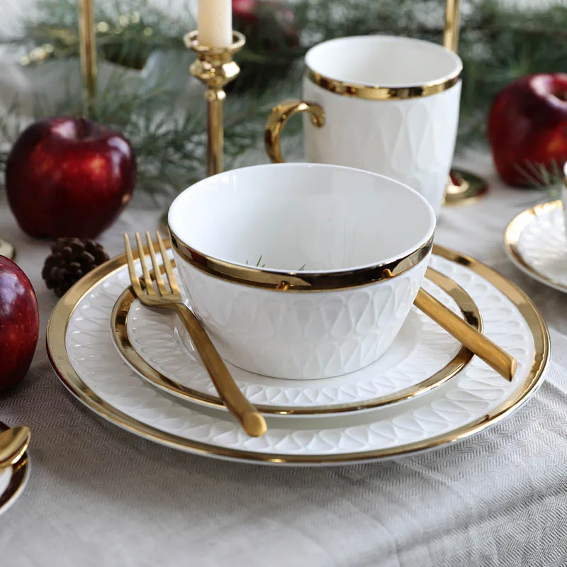 British gold rimmed ceramic cutlery plate bowl cup and dish Christmas | Дом и сад