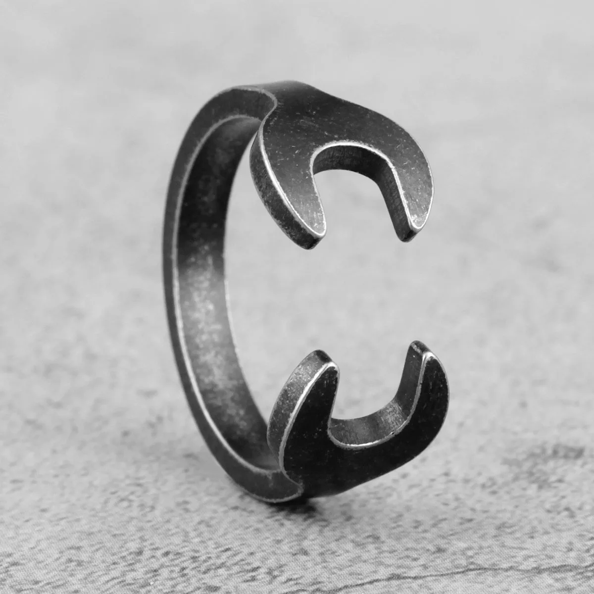 UK ヴィンテージ 9K ストックピン タイピン 英国製 Retro Old Black Wrench Stainless Steel Mens Rings Punk Hip