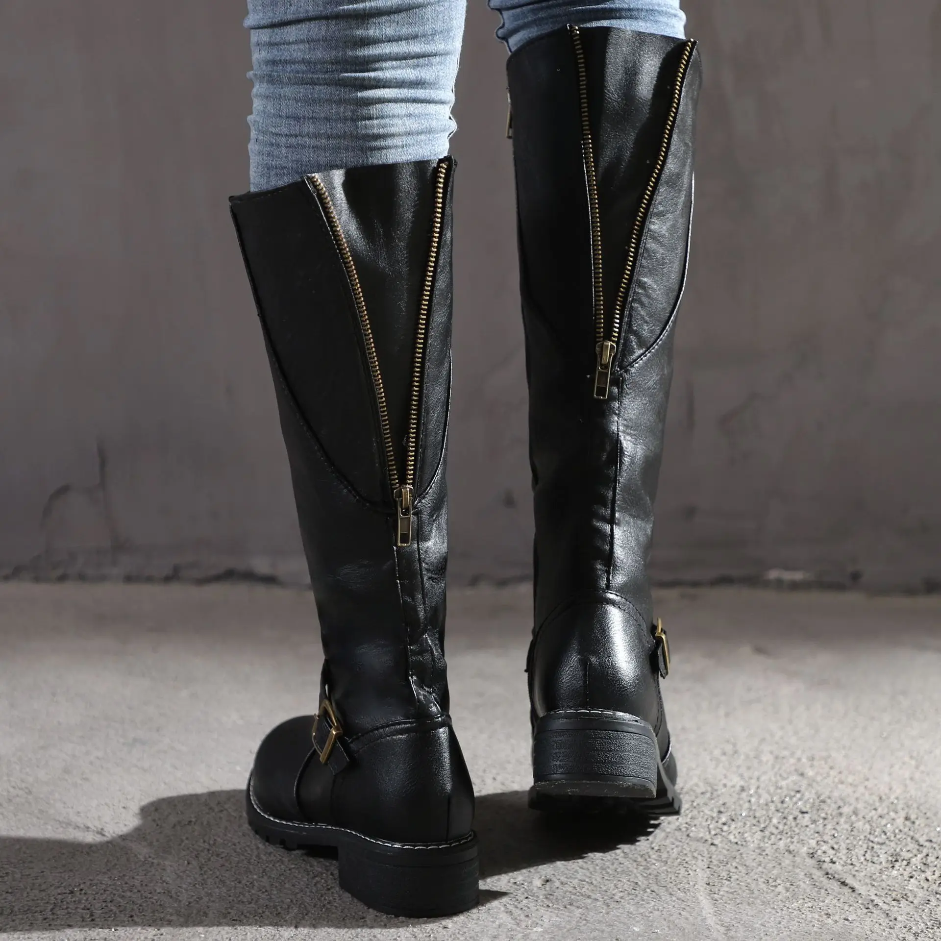 Fujin/большие размеры; военные ботинки; Новинка года; стильные женские рыцарские ботинки в европейском и американском стиле на шнуровке с высоким голенищем; с пряжкой и боковой молнией