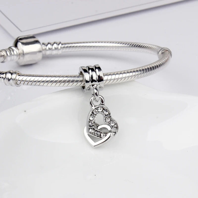 7921087352_2045298408