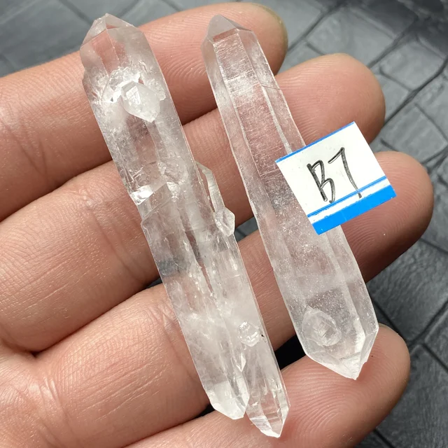 Natural Himalayan Crystal Backbone Raw stone mineral specimen energy healing obelisk B7     23g