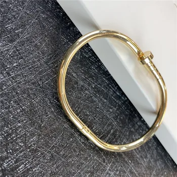 

Trendy Gold Color Plating Textured Curved Nail Bangle For Women Girl Elegant Gorgous High Quality Party Jewelry Accessory
