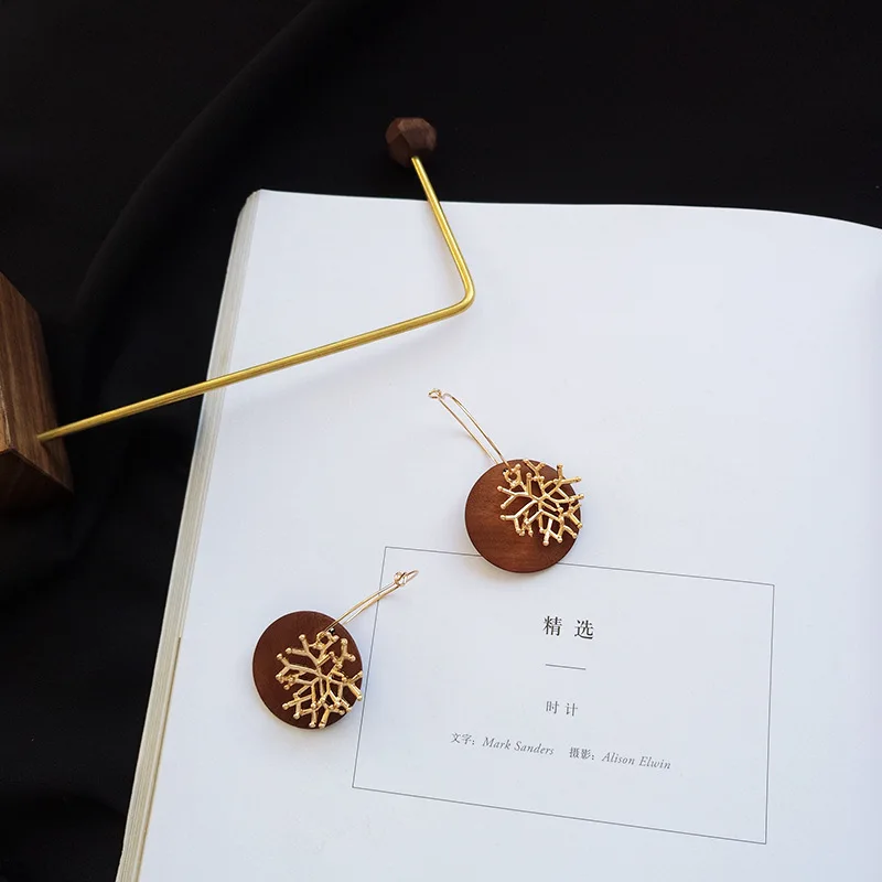 Деревянные висячие серьги для женщин девушек полые геометрические снежинки Металлические модные корейские темпераментные ювелирные изделия Рождественский подарок