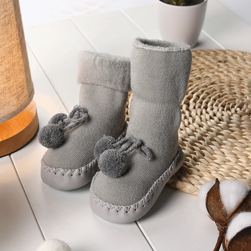Новинка или носки для малышей, детская утепленная бархатная теплая обувь для малышей нескользящая обувь для маленьких мальчиков и девочек, носки для малышей
