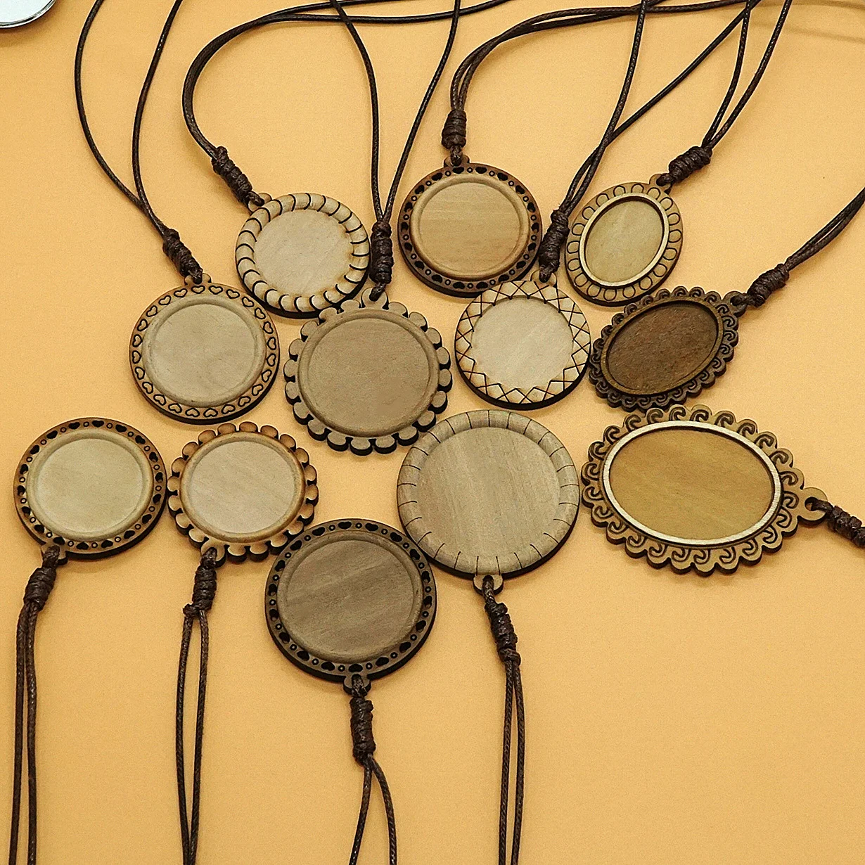 

5PCS/lot inner round oval 25 30 35mm wood cabochon settings blank cameo pendant base trays with leather cord for jewelry making