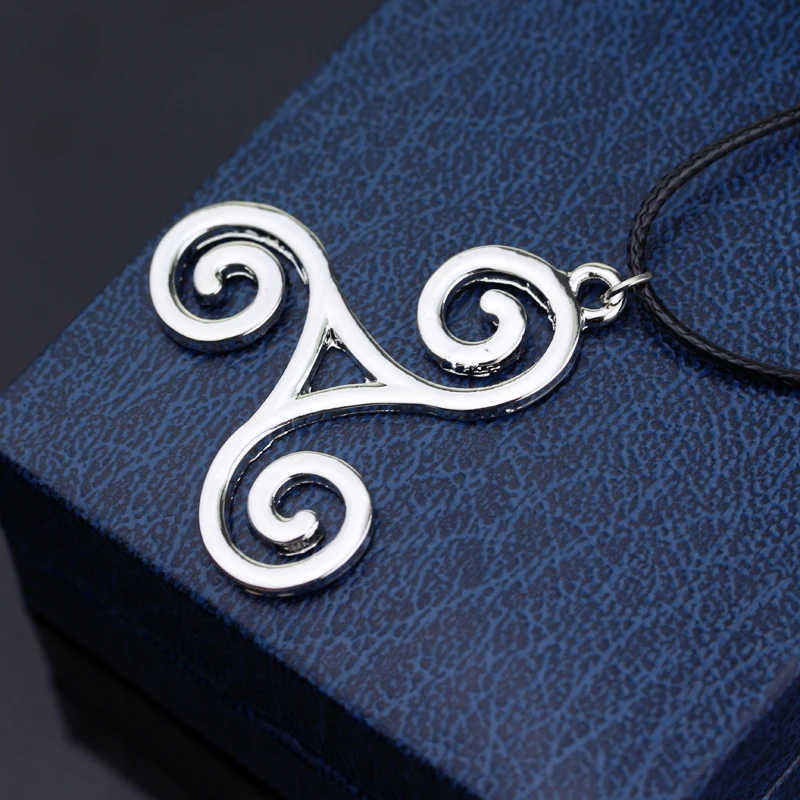 Популярное ожерелье с волком для подростков Triskele Triskelion Allison Argent, ювелирные изделия с подвеской для мужчин и женщин - Окраска металла: N558