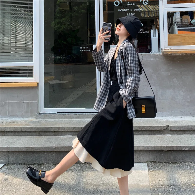 

Loose-Fit Plaid Suit Jacket + Skirt