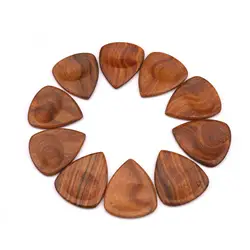 1pcs Wood Acoustic Guitar Pick Plectrum Hearted Shape Picks