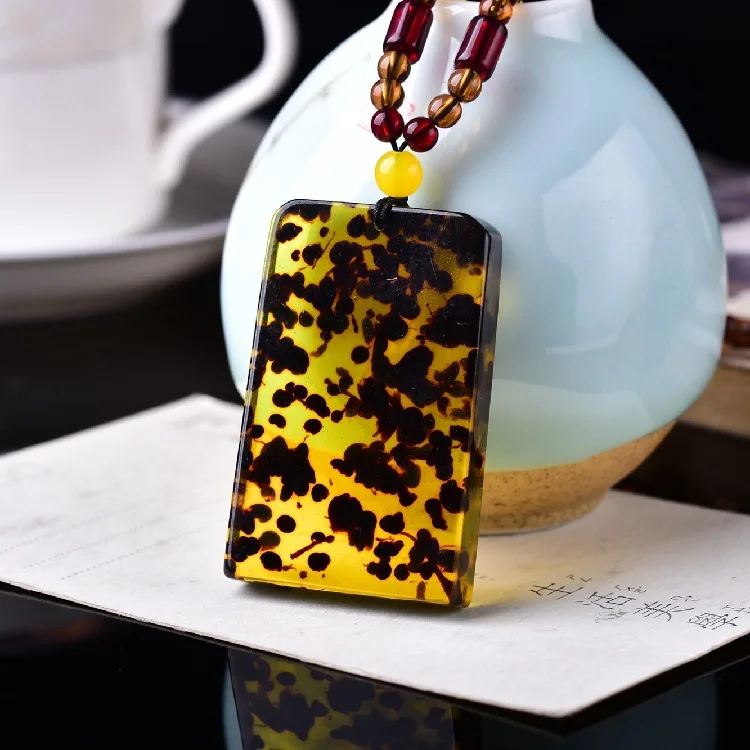 

Hand-polished Dominion Guanyin Pendant Necklace Men and Women Sweater Chain Pendant New blue Amber Wax necklace
