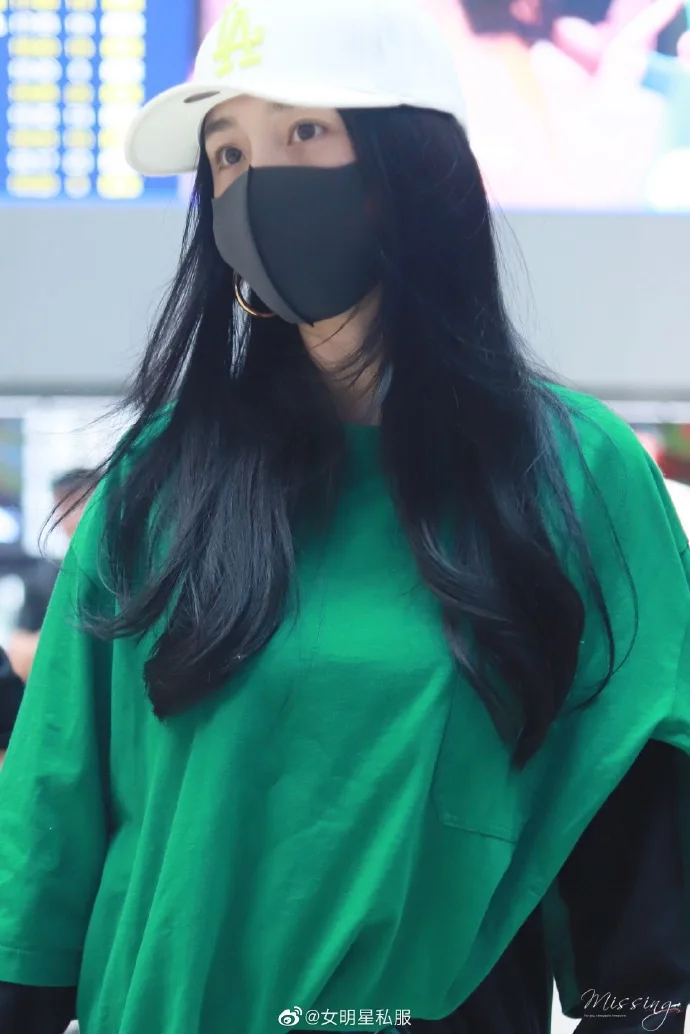 

2019 Autumn Star with Money Leisure Green Stitching Black False Two Long Sleeve Sweatshirt Patchwork Women Sweatshirt