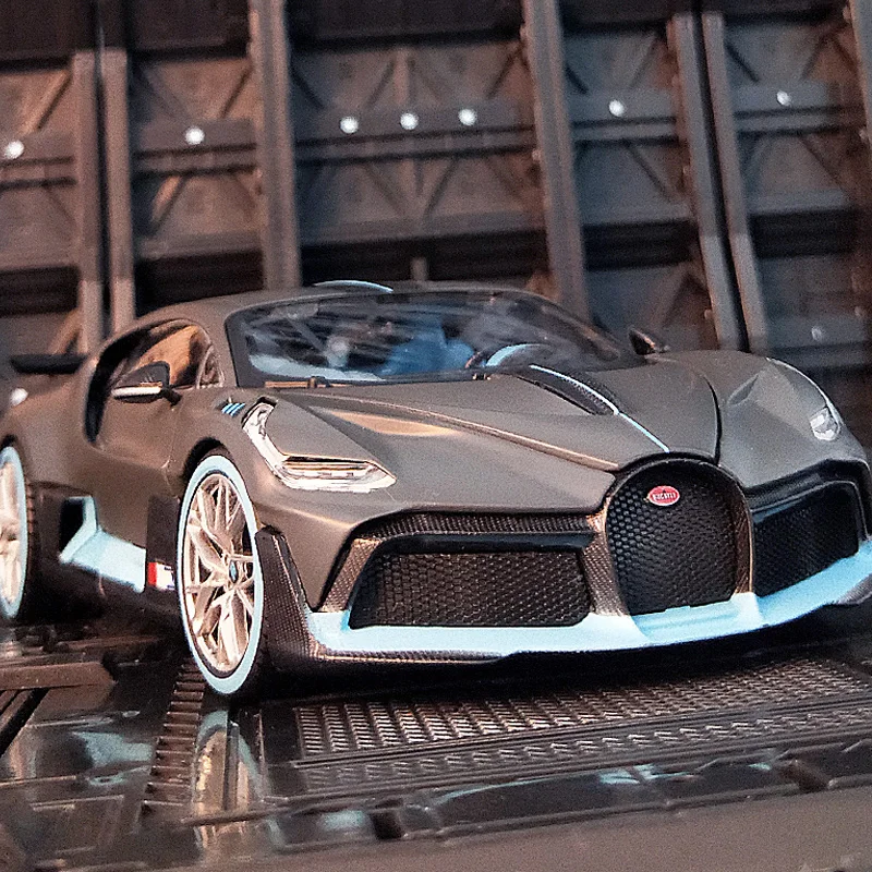 Bburago 1:18 Bugatti Divo Super Running Simulation Alloy Car Model Collect gifts toy
