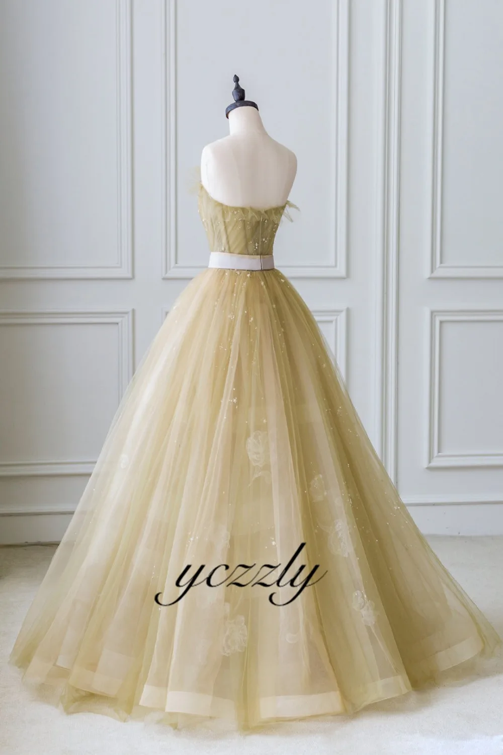 Elegant Sweetheart Ball Gown Pearls Crystal Flowers Green Wedding Dress Long Appliques Wedding Gown With Sashes Floor Length Y27