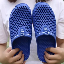 Модные летние пляжные сандалии; мужские шлепанцы унисекс без застежки; большие размеры 37-55; мужские шлепанцы; садовая обувь с отверстиями; Мужская обувь; Terlik