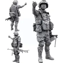 

1/35 New Style Resin Model Kits DIY Figure Russian Soldier Self-assembled M4I1