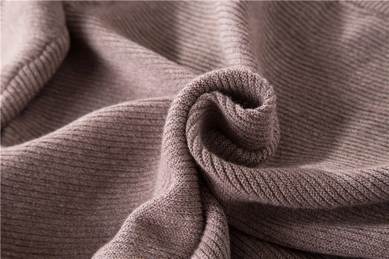 9467673058_1266139199