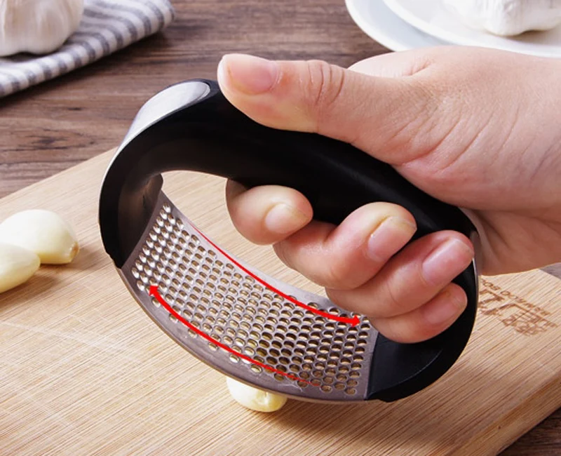 Metal Garlic Press Creative Garlic Chopper Mincer Hand Press Garlic Ginger Onion Crusher Slicer Grater Kitchen Accessories (2)