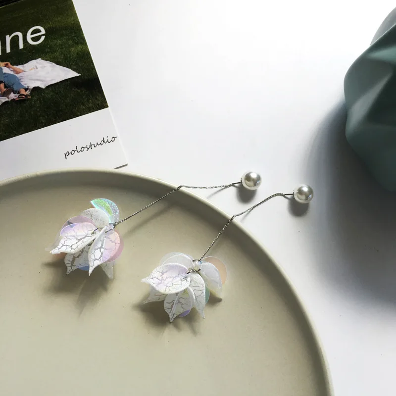 

Crack Petals Colorful Laser Sequins Pearl Earrings for women Bohemian Temperament Words Long Slim elegant big female ear jewelry